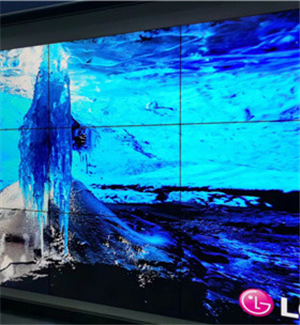 2 sets of 55 inch 3.5mm3x4 hydraulic supports in an exhibition hall of Jiangsu Suzhou Hengjing industrial workshop