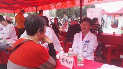 市一院開展“天天學(xué)雷鋒，志愿不停步”系列活動(dòng)，營(yíng)養(yǎng)健康咨詢便民惠民暖人心